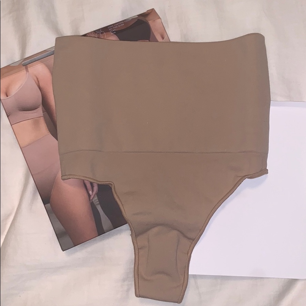 SKIMS core control thong